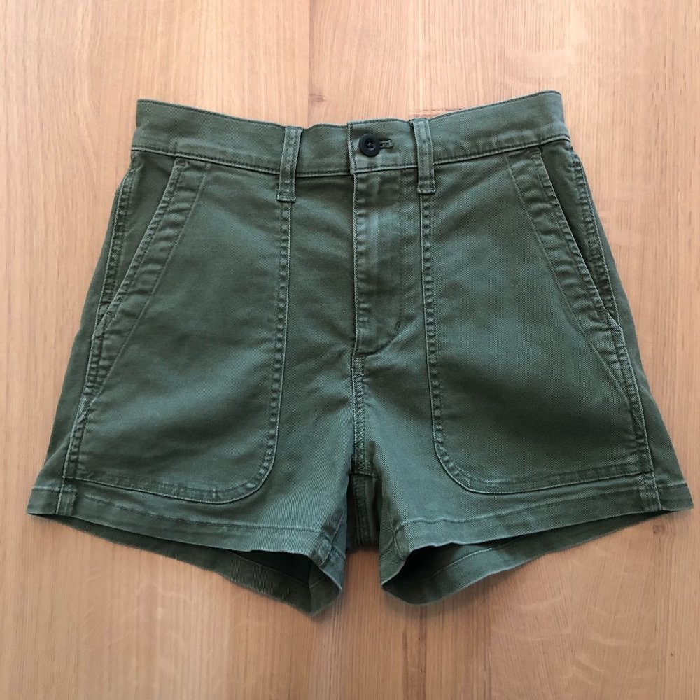 Madwell Green Shorts - size 25, fits like 27! - NWT